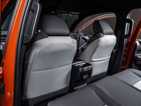 Used 2025 Toyota Tacoma TRD Off-Road image 34