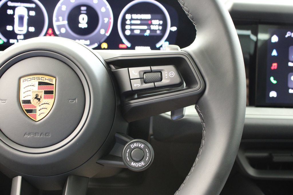 Used 2025 Porsche Cayenne S AWD/4WD image 33