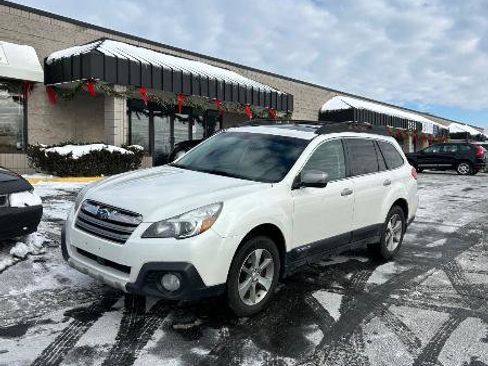 Used 2013 Subaru Outback 2.5i Limited image 2