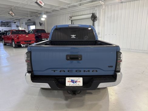 Used 2019 Toyota Tacoma TRD Off-Road image 4