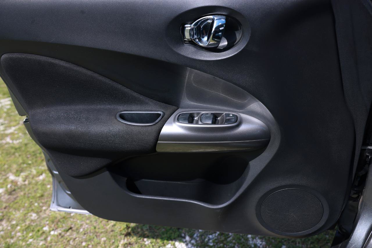 Used 2012 Nissan Juke SL FWD image 40