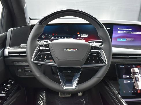 Certified 2026 Cadillac Escalade ESV V w/ LPO, ONYX Package image 15