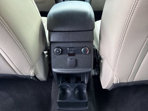 Used 2018 Ford Explorer XLT w/ Equipment Group 202A image 25