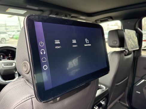 Used 2025 GMC Yukon Denali w/ Denali Reserve Package image 15