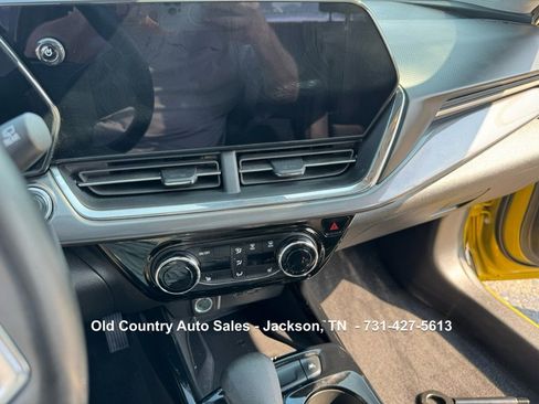 Used 2024 Chevrolet Trax ACTIV w/ Sunroof Package image 30