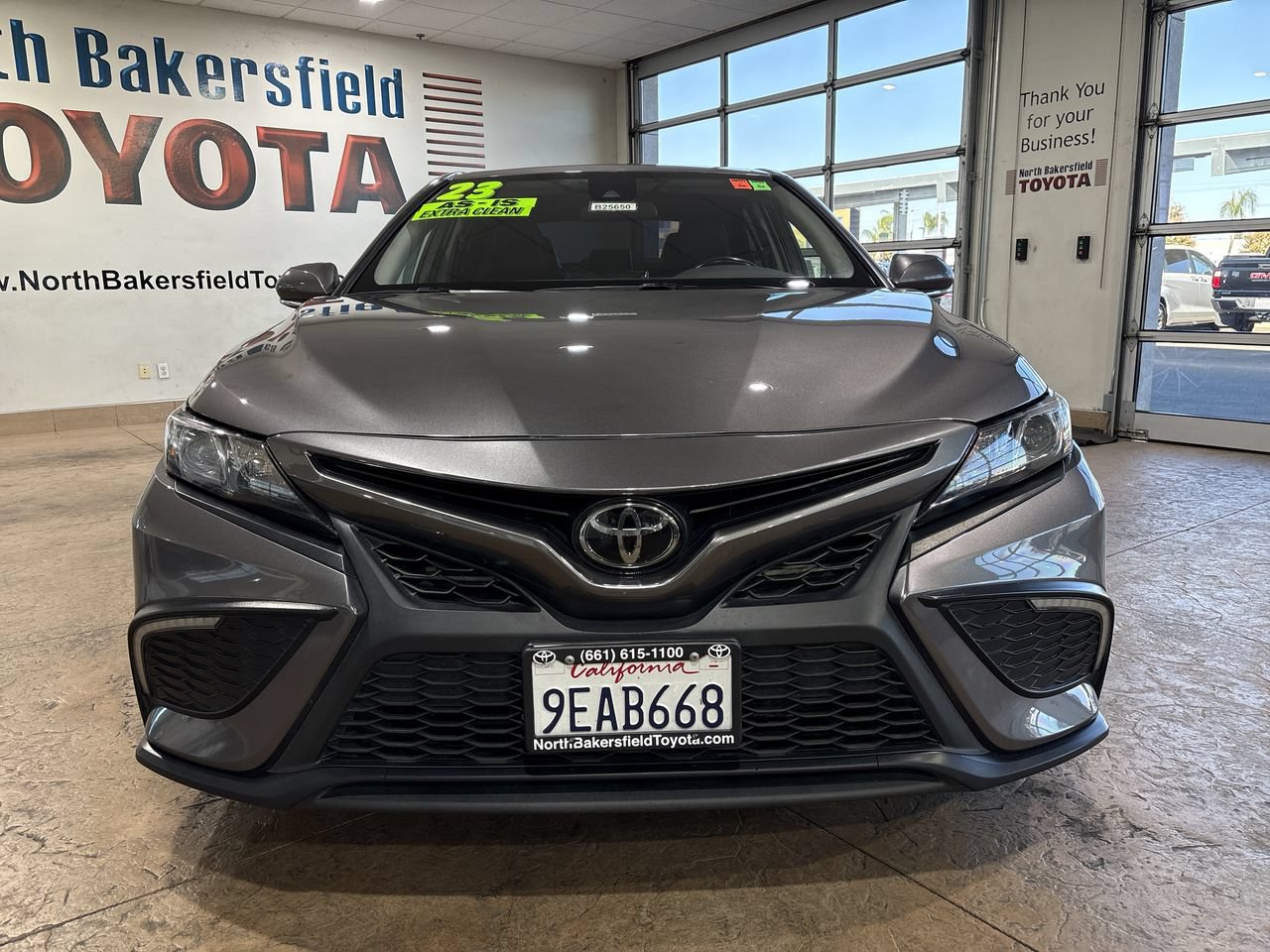 Used 2023 Toyota Camry SE FWD image 5
