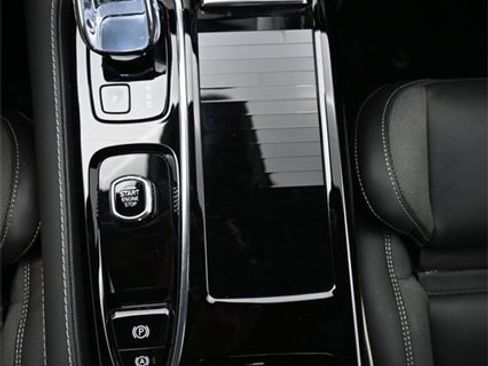 Used 2024 Volvo S60 T8 Ultimate image 10