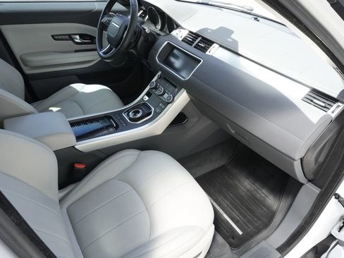 Used 2017 Land Rover Range Rover Evoque SE AWD/4WD image 22