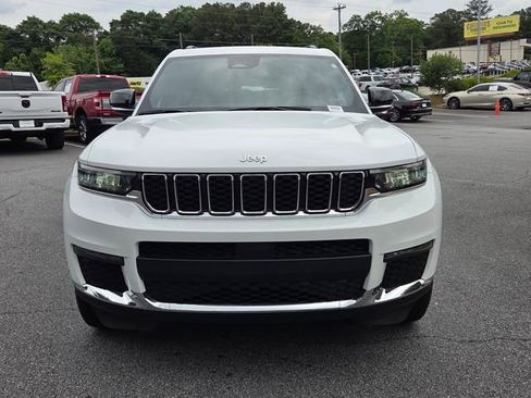 Used 2023 Jeep Grand Cherokee L Limited AWD/4WD image 2