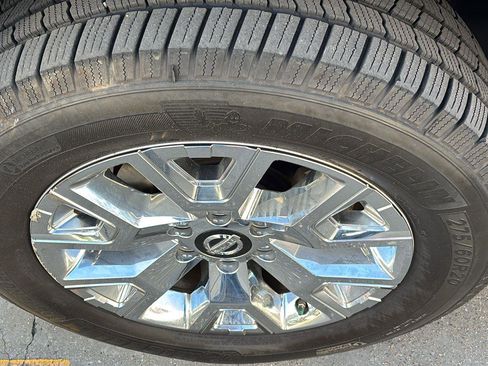 Used 2020 Nissan Titan SL w/ Moonroof Package image 13