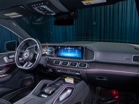 New 2025 Mercedes-Benz GLS 580 4MATIC image 4