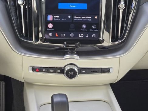 Certified 2024 Volvo XC60 B5 Core AWD/4WD image 21