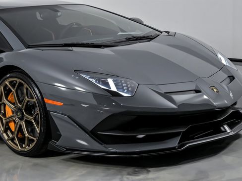 Used 2019 Lamborghini Aventador SVJ image 4