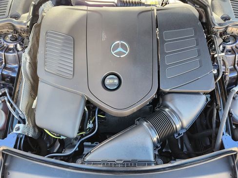 Used 2025 Mercedes-Benz C 300 4MATIC Sedan image 30