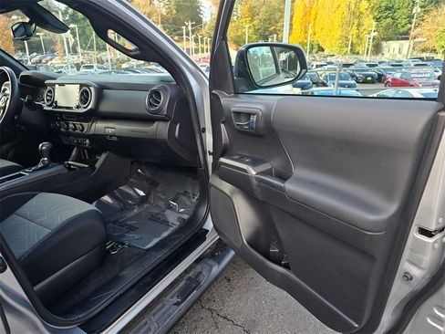 Certified 2023 Toyota Tacoma TRD Off-Road image 12
