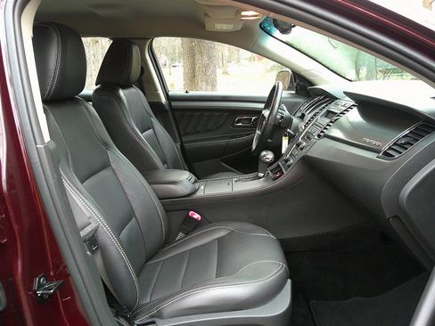 Used 2011 Ford Taurus SEL w/ 201A Rapid Spec Order Code image 16