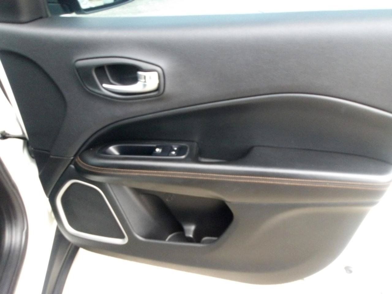 Used 2018 Jeep Compass Limited w/ Navigation Group FWD image 9