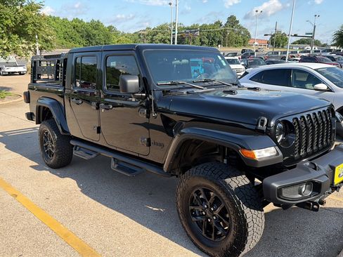 Used 2022 Jeep Gladiator Sport AWD/4WD image 2