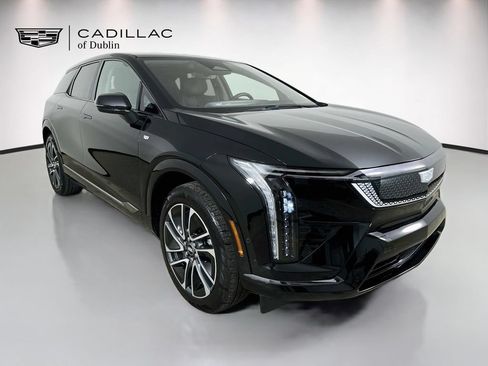 Used 2026 Cadillac Optiq Sport 2 w/ LPO, Floor Liner Package AWD/4WD image 3