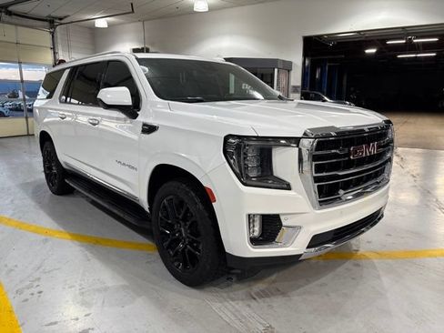 Used 2023 GMC Yukon XL SLT AWD/4WD image 8