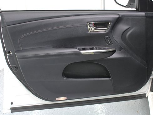 Used 2016 Toyota Avalon Touring image 36