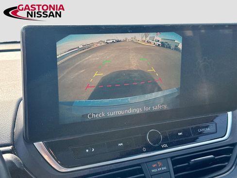 Used 2023 Nissan Altima 2.5 SR w/ SR Premium Package image 17