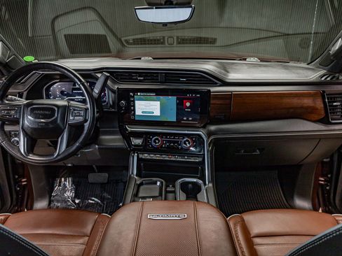 Used 2024 GMC Sierra 2500 Denali Ultimate image 19