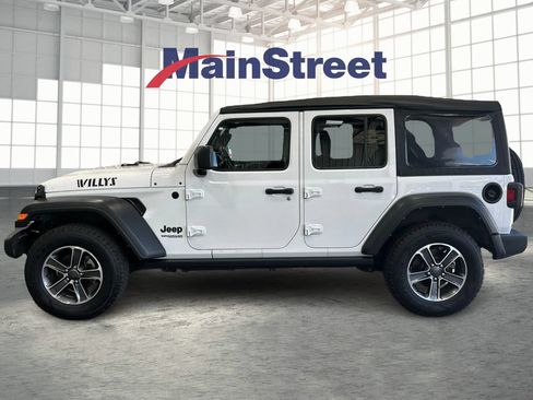 Used 2022 Jeep Wrangler Unlimited Sport AWD/4WD image 2