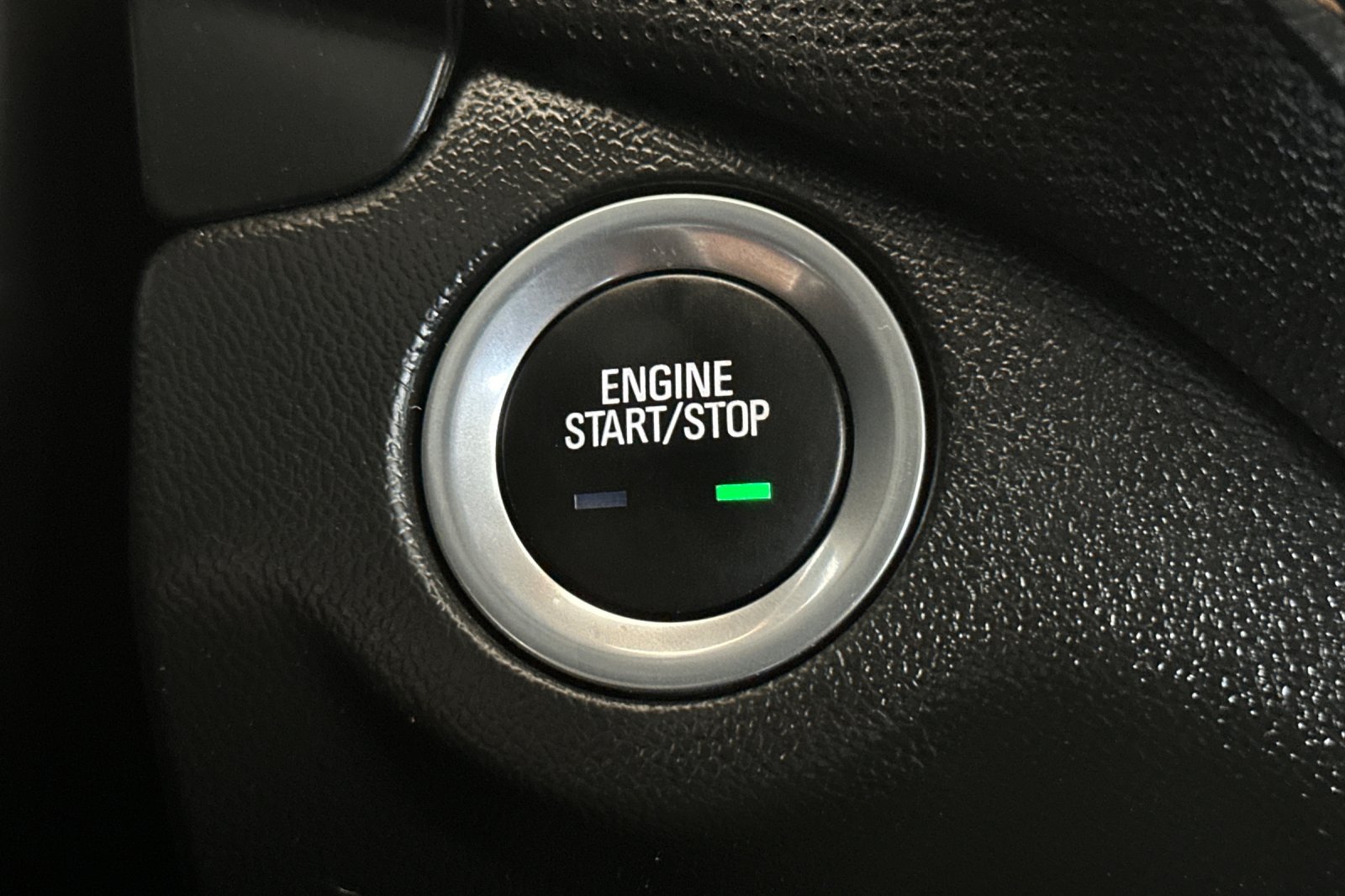 Used 2023 Chevrolet Equinox Premier AWD/4WD image 25