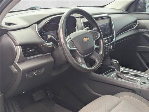 Used 2020 Chevrolet Traverse LT FWD image 7