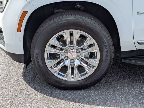 Used 2025 GMC Yukon Denali RWD image 11