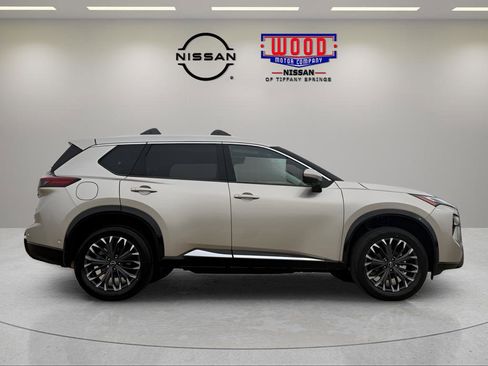 New 2026 Nissan Rogue Platinum image 2