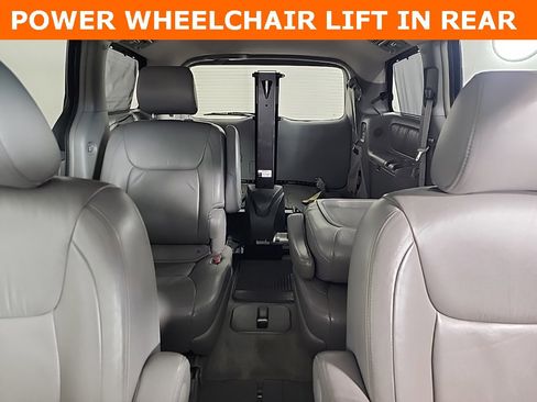 Used 2006 Toyota Sienna XLE image 19
