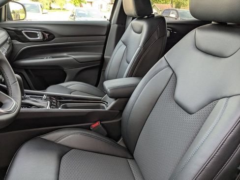 New 2026 Jeep Compass Latitude AWD/4WD image 17
