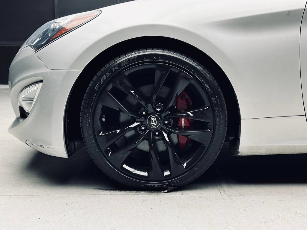Used 2016 Hyundai Genesis Coupe 3.8 RWD image 32