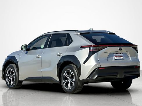 Used 2023 Toyota bZ4X XLE w/ Weather Package image 3