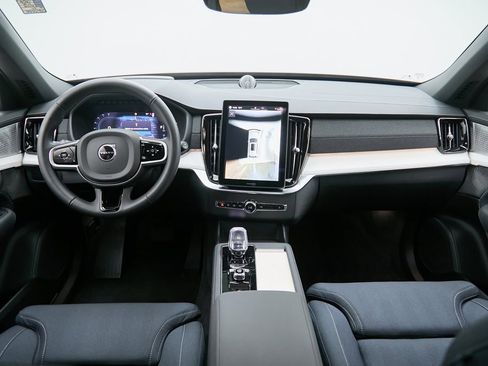 Certified 2025 Volvo XC90 B6 Ultra image 26