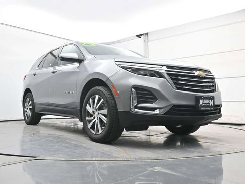 Used 2023 Chevrolet Equinox Premier image 17