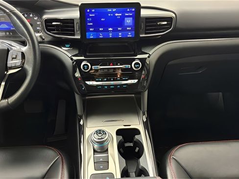 Used 2022 Ford Explorer ST-Line w/ Class IV Trailer Tow Package image 10