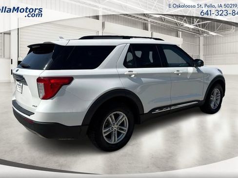 Used 2021 Ford Explorer XLT w/ Equipment Group 202A AWD/4WD image 3
