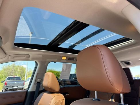 Used 2022 Nissan Pathfinder Platinum w/ Cargo Package image 20