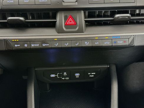 Used 2025 Kia K4 LXS image 23