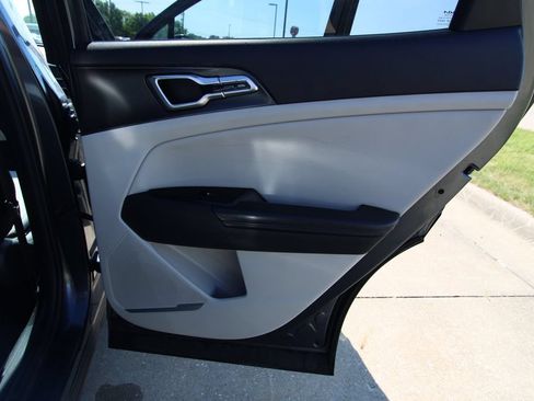 Used 2023 Kia Sportage EX FWD image 42