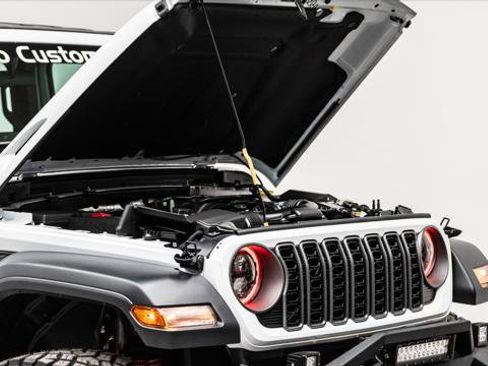 Used 2026 Jeep Gladiator Sport image 37