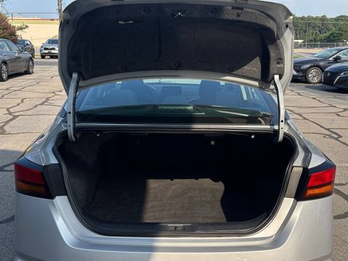 Used 2025 Nissan Altima 2.5 SV FWD image 32