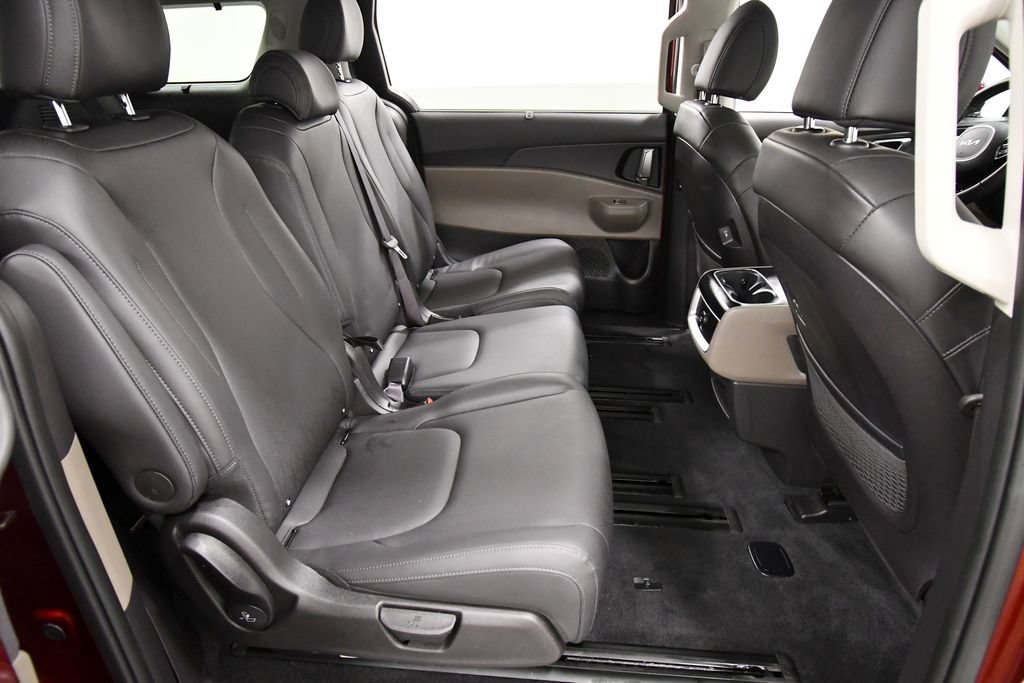 Certified 2026 Kia Carnival EX FWD image 18