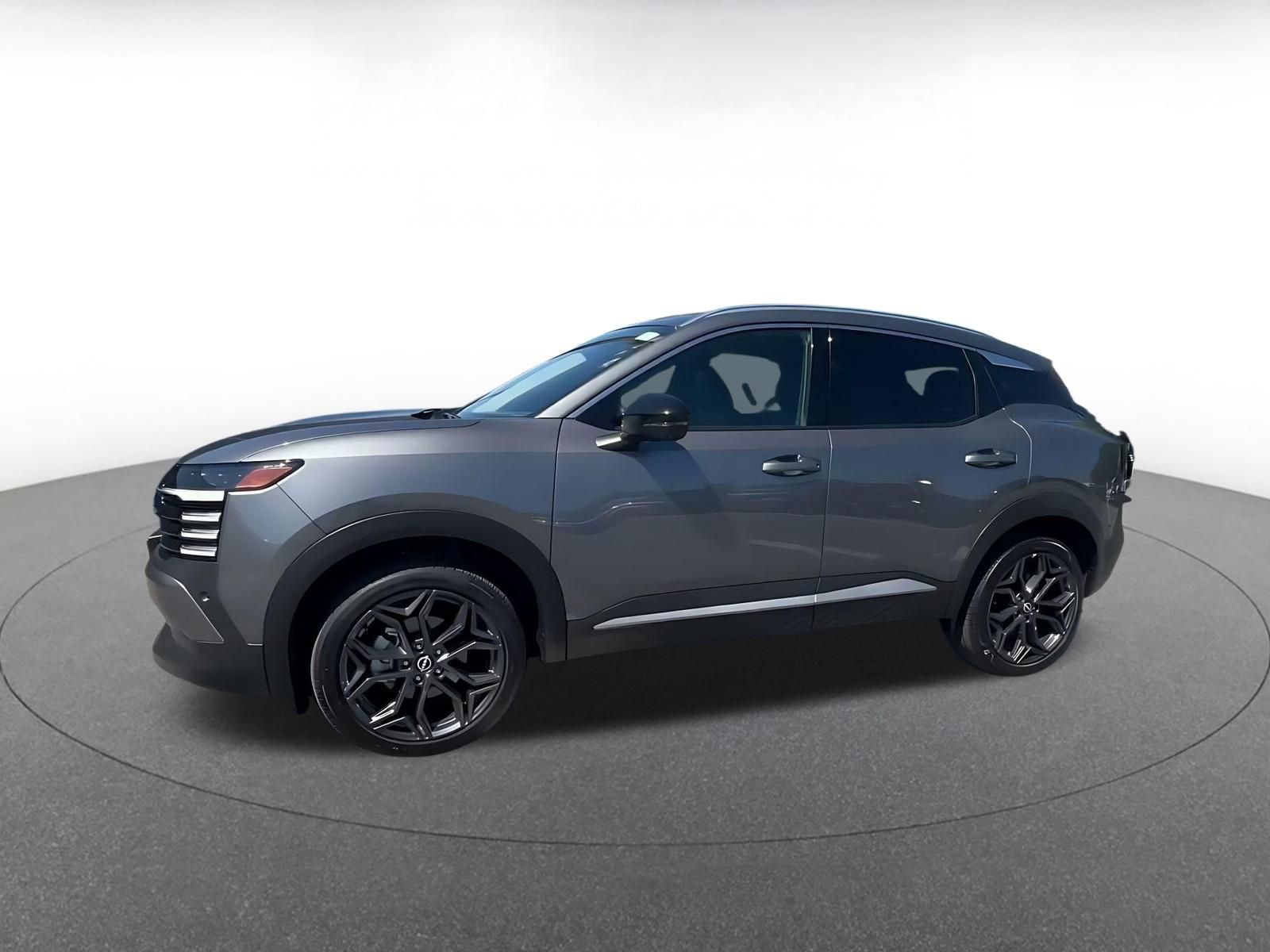 Used 2026 Nissan Kicks SR FWD image 7