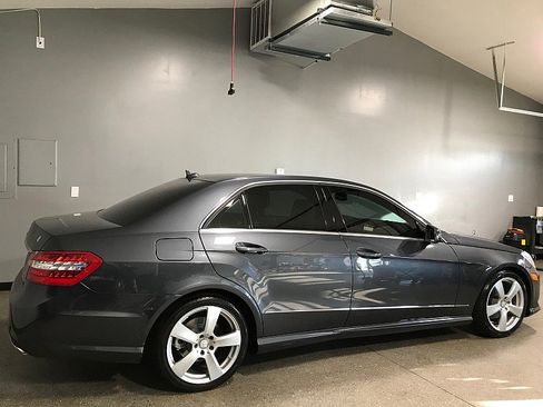 Used 2010 Mercedes-Benz E 350 Sedan image 3