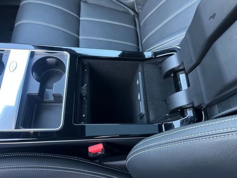 Used 2023 Land Rover Range Rover Velar R-Dynamic S image 27