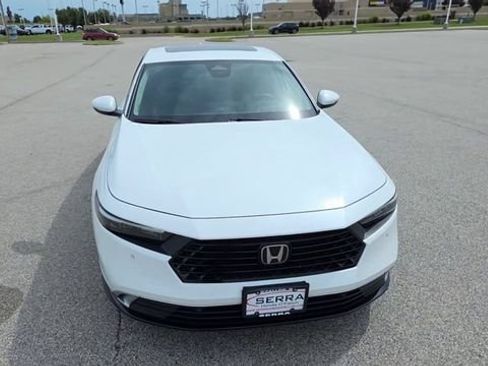 Used 2024 Honda Accord Touring image 4